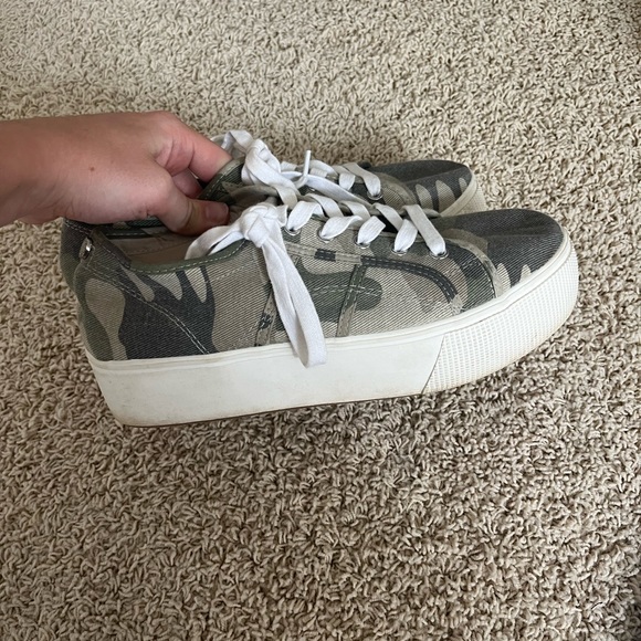 Steve Madden Camouflage sneakers - Picture 4 of 5